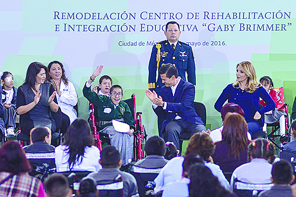 Exhorta Peña Nieto a materializar educación
