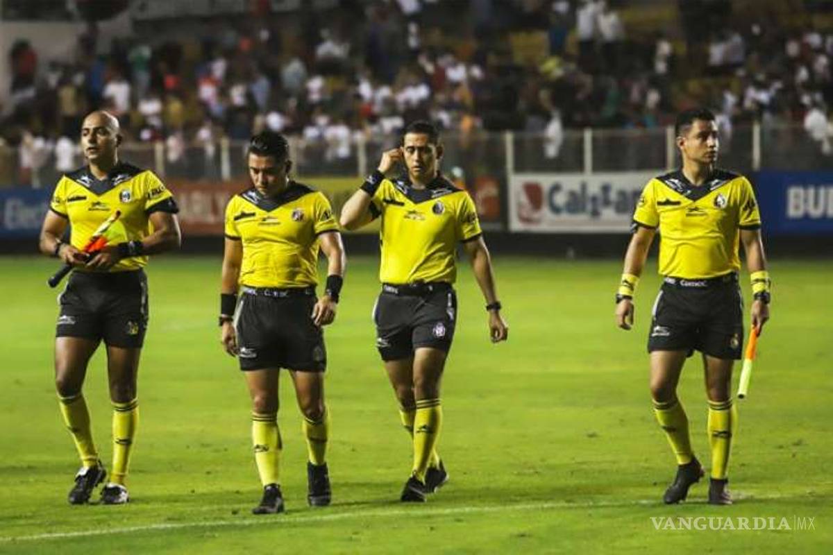 Tres árbitros de la Liga MX presentan coronavirus