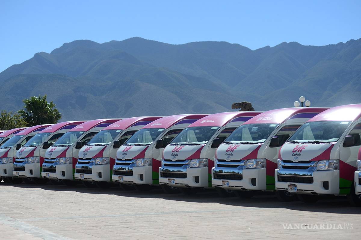 DIF Coahuila entrega unidades para trasladar a personas con discapacidad