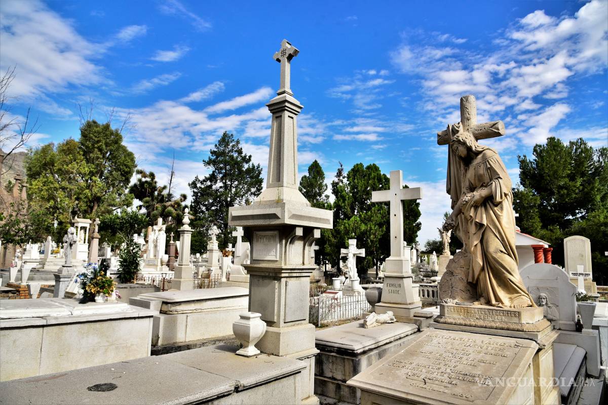 Supervisa Protección Civil y Bomberos de Saltillo panteones previo al Día de Muertos