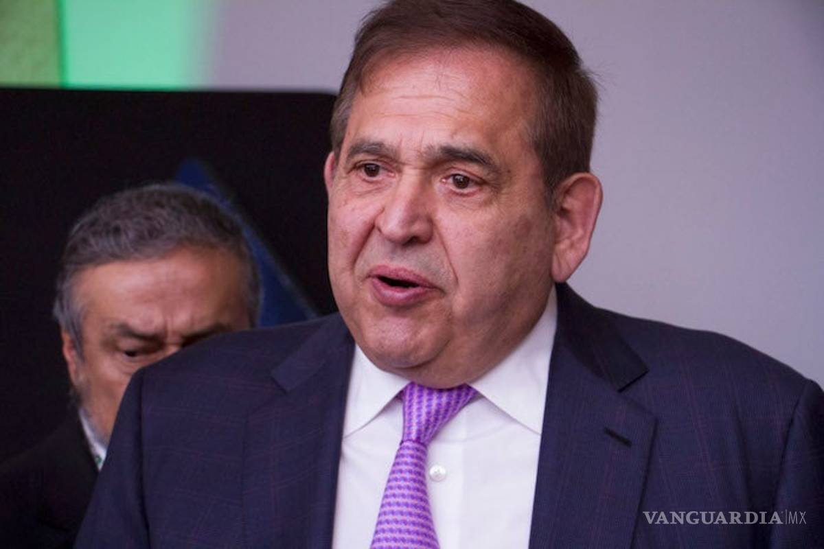 Desecha juez demanda de Alonso Ancira contra AMLO por dichos en 'La Mañanera'