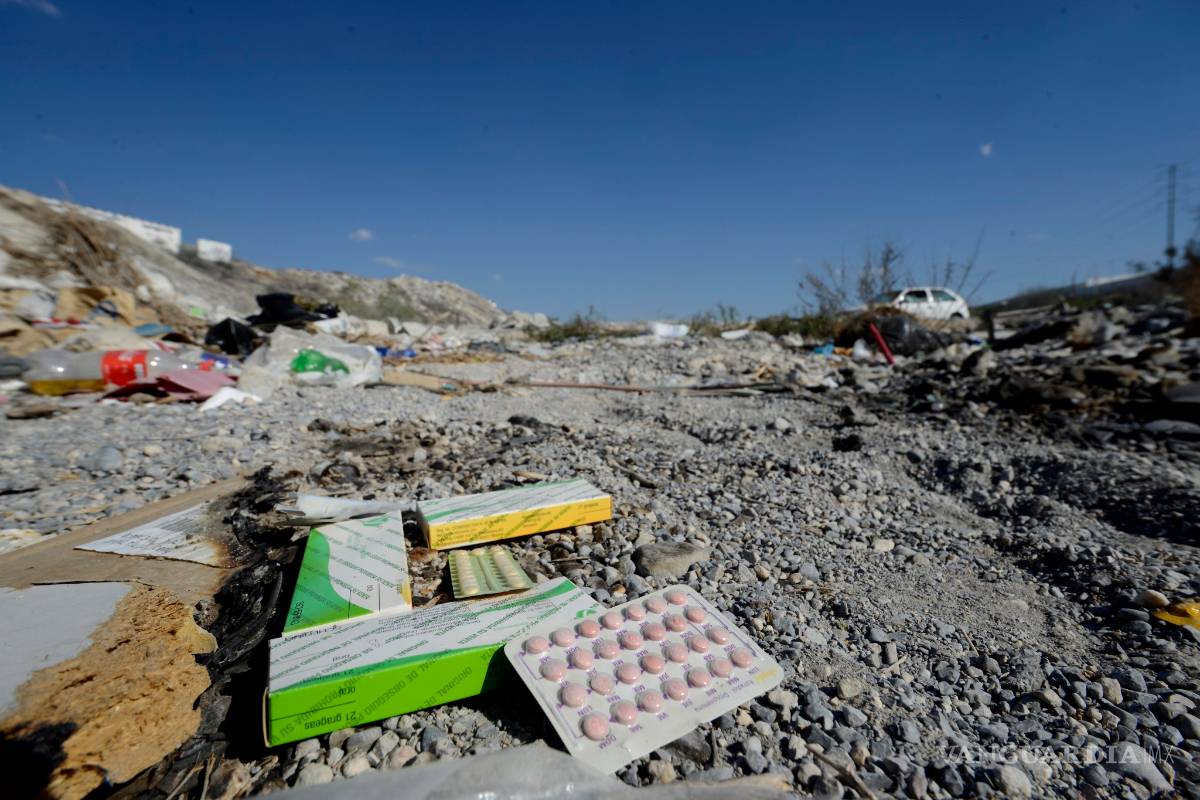 Investiga Profepa tiradero clandestino de medicamentos caducos en arroyo de Ramos Arizpe