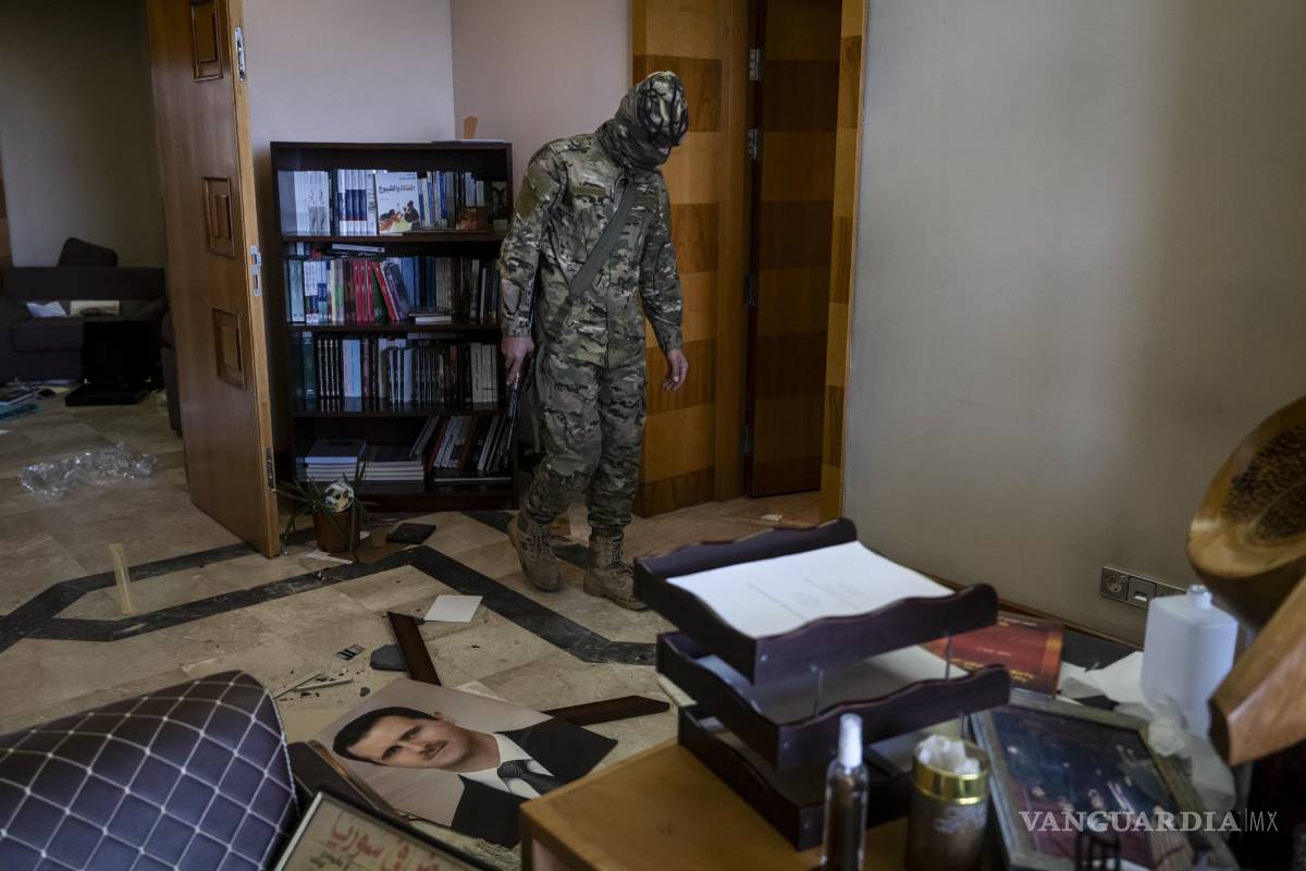 Tour por el fastuoso palacio de Bashar al Asad, con un rebelde como guía