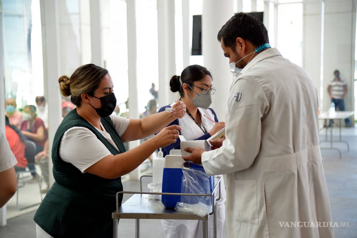 Faltan 2 mil maestros de Coahuila por vacunar; sindicatos solicitan dosis contra Covid