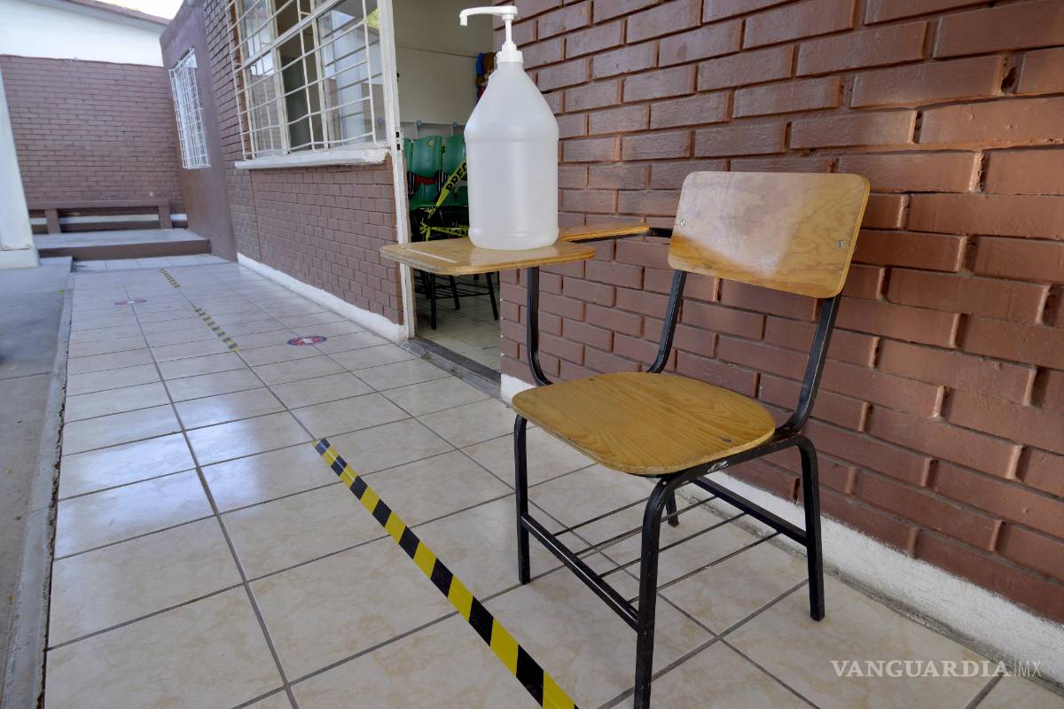 Aplazan vuelta a aulas en Coahuila, seguirán clases en línea por una semana más; reportan mil 97 contagios COVID en un día