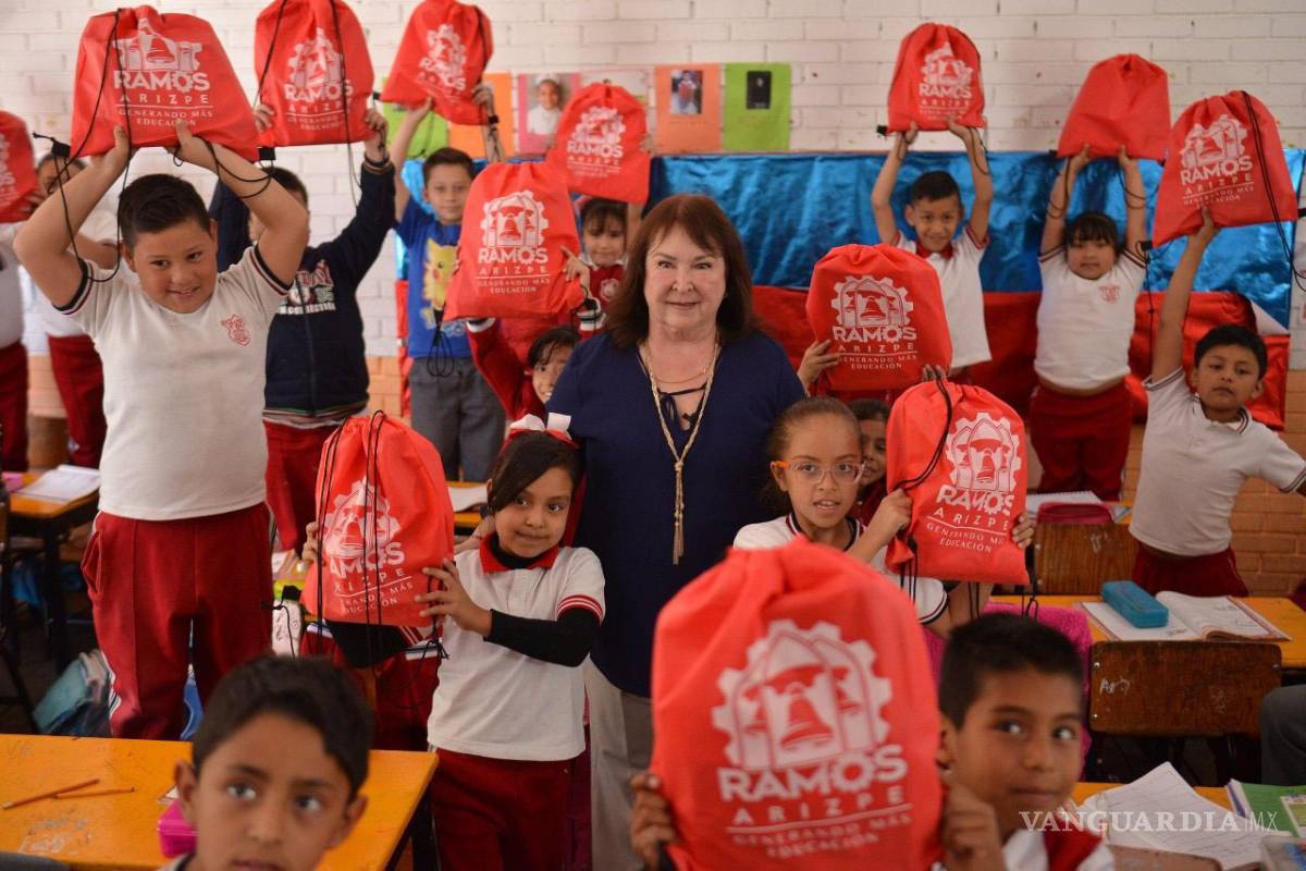 En ‘lo oscurito’ compra Ramos Arizpe hasta 3 millones de pesos en útiles escolares