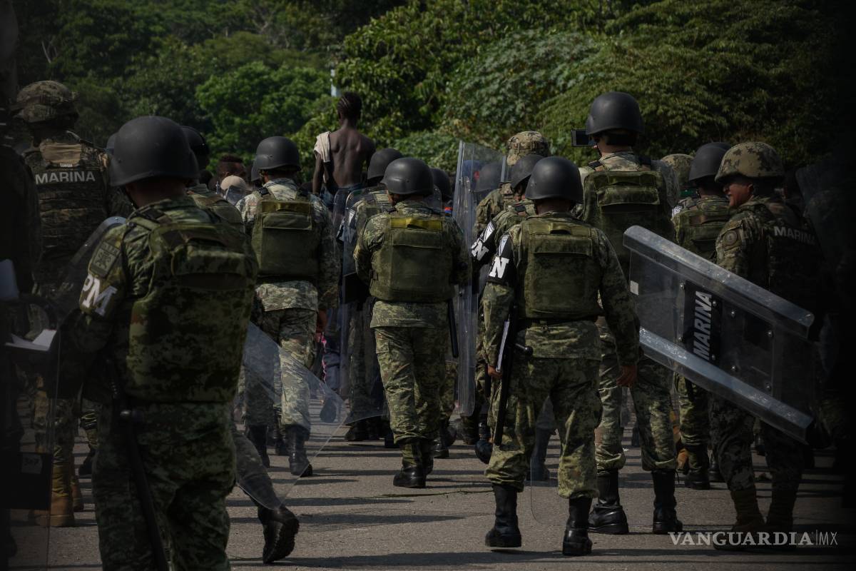 $!México endurece el control migratorio en su frontera sur con la Guardia Nacional (fotogalería)