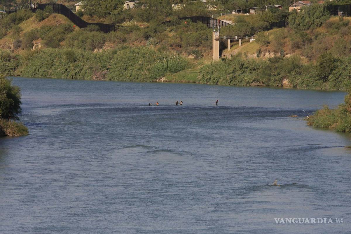 Advierten autoridades que deportarán a migrantes que intenten llegar en caravana a Piedras Negras