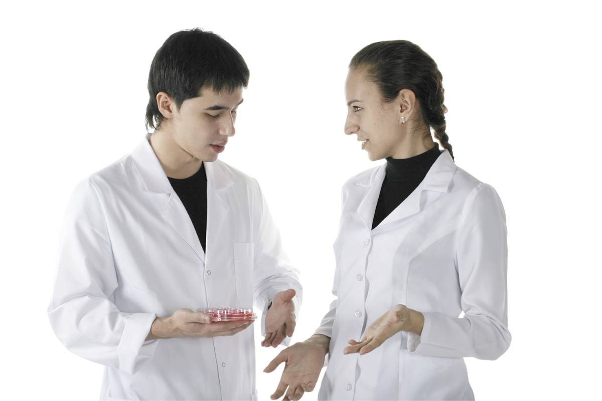 Tienen estudiantes de medicina nuevo modelo de servicio social