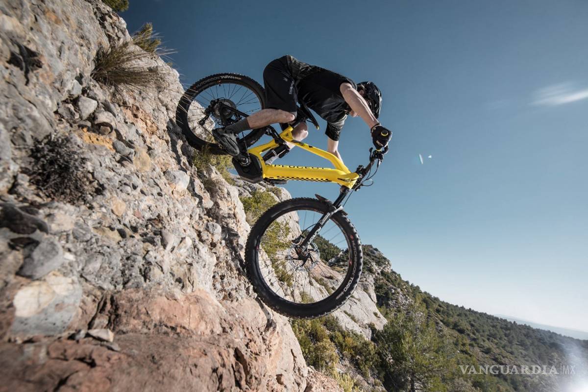 Peugeot lanza su potente bicicleta eléctrica eM01 FS PowerTube