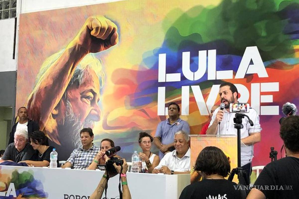 Juristas se manifiestan en pro de la liberación de Lula da Silva en Brasil