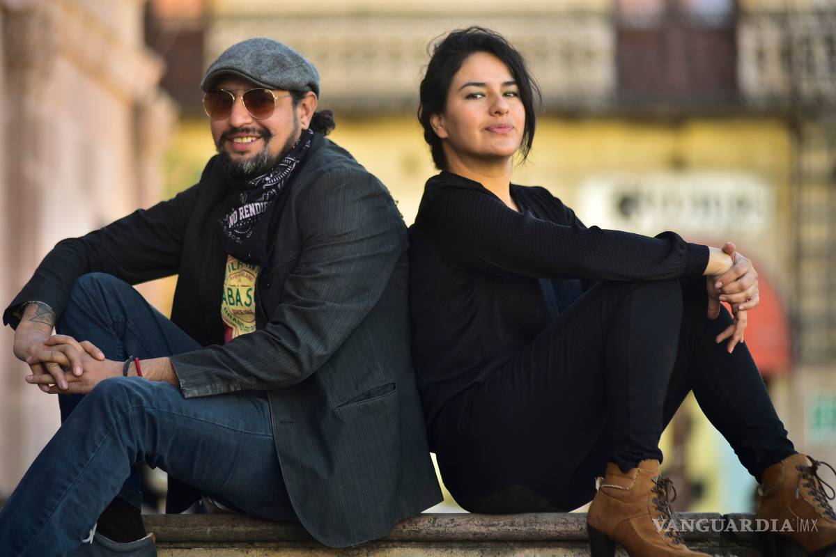 Inspirados en el Gallo de Genitallica lanzarán etiqueta especial de Fluye Mezcal