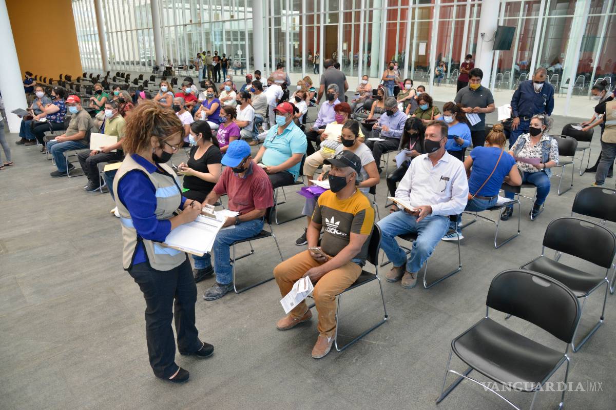 Ni fechas ni vacunas para personas de 40 a 49 años de Saltillo