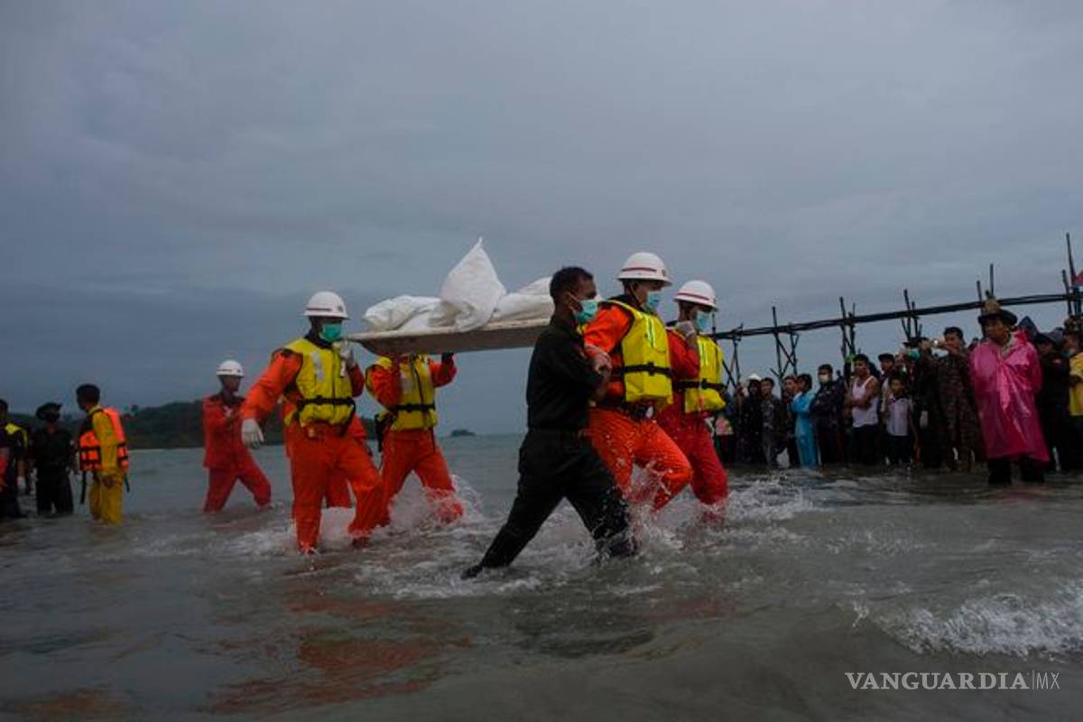 Recuperan 30 cadáveres de avión caído en Myanmar