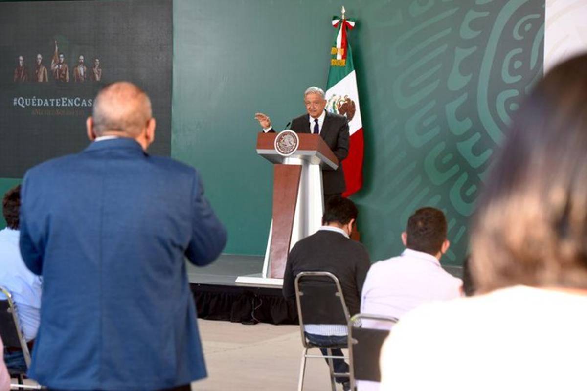 FGR debe actuar con García Cabeza de Vaca, ya no tiene fuero: AMLO