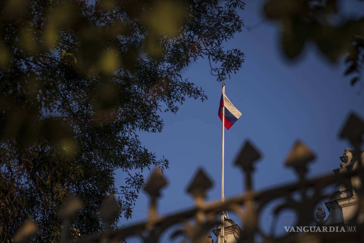 EU dio a México una lista de espías rusos. México los dejó quedarse