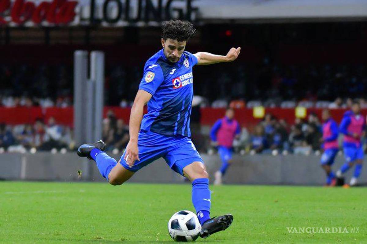 Cruz Azul al fin vuelve a ganar, Gallos se hunde