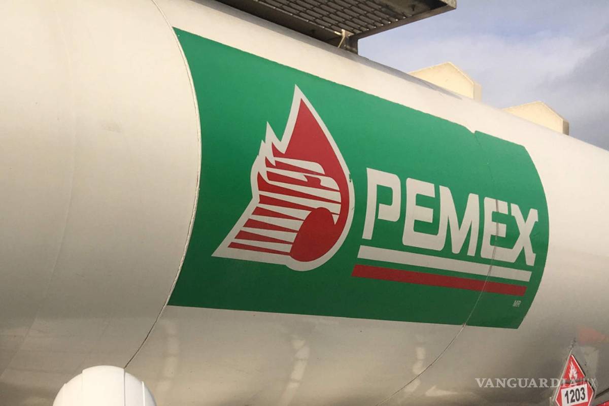 PEMEX cada vez vende menos petrolíferos, está en nivel más bajo en 23 años