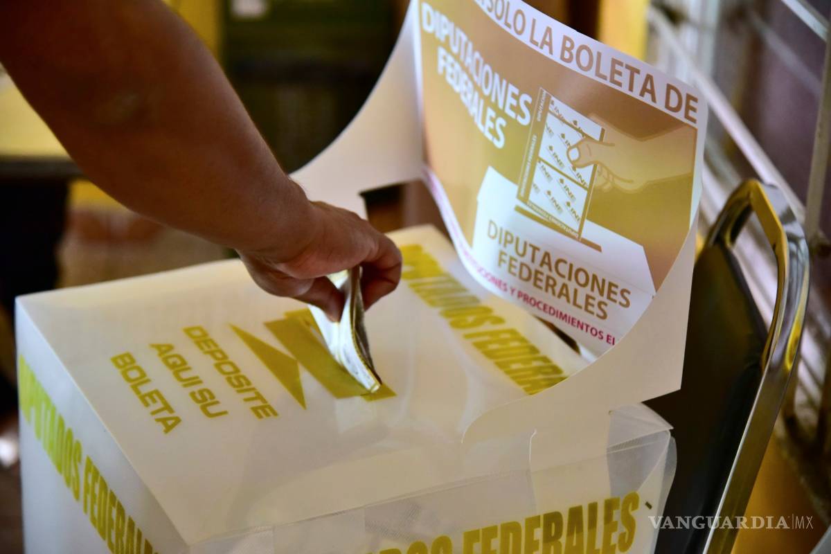 Frenan votantes a Morena; oposición gana terreno en histórica elección