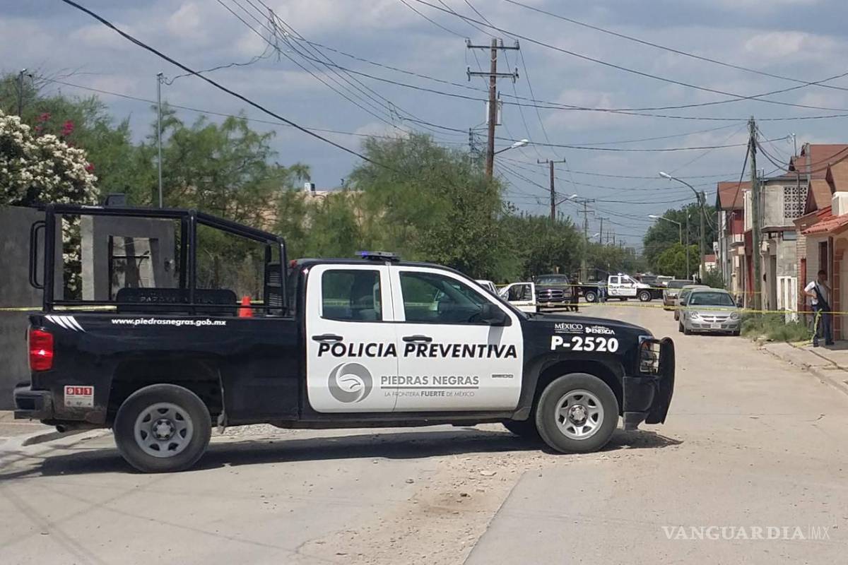Piedras Negras: Catean barbería en la colonia Central, aseguran droga y detienen a cuatro