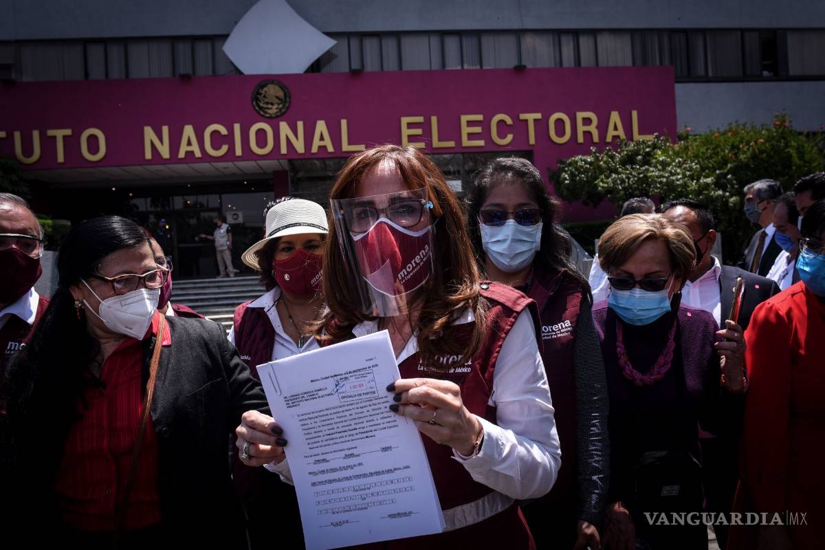 Yeidckol Polevnsky se registra como candidata a presidencia nacional de Morena