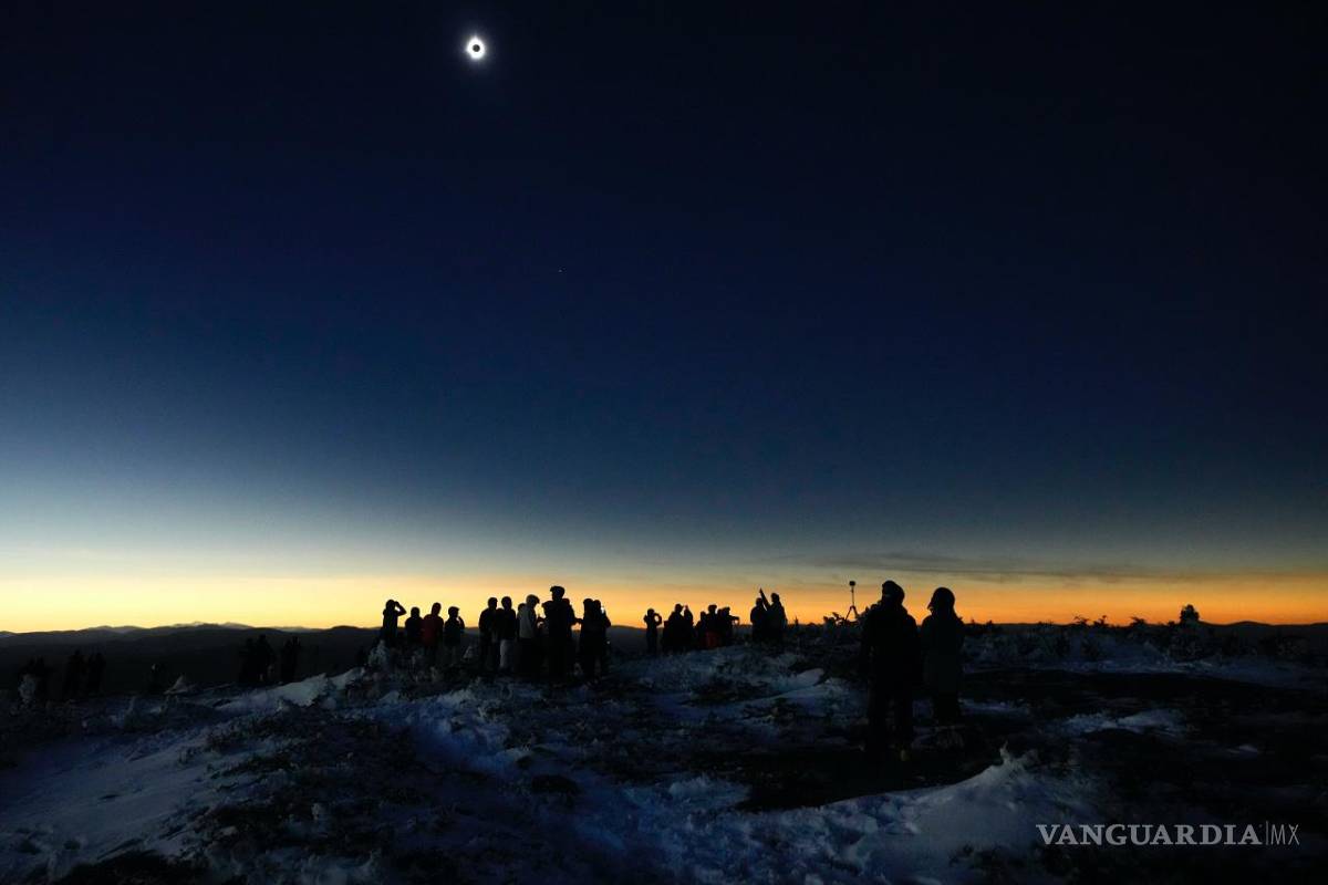 Así cautiva, maravilla y asombra el eclipse solar desde Mazatlán hasta la isla de Terranova (fotos)