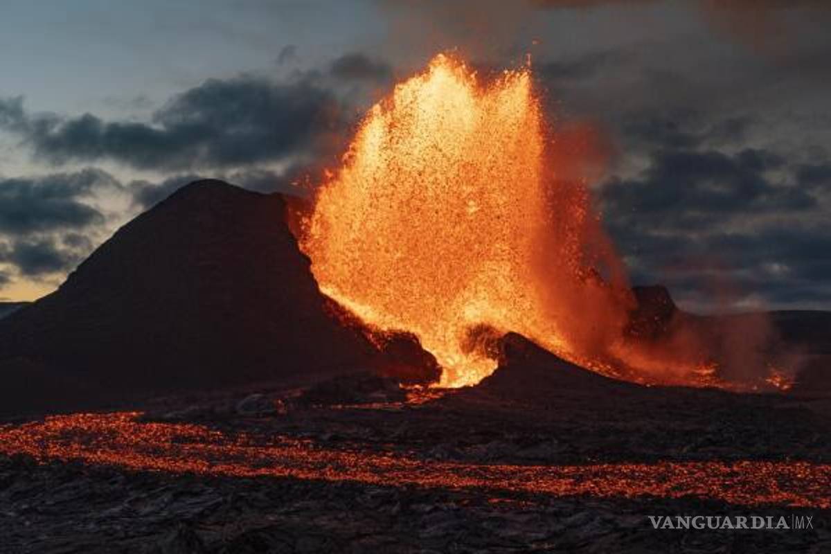 Declaran estado de emergencia en Islandia tras erupción volcánica