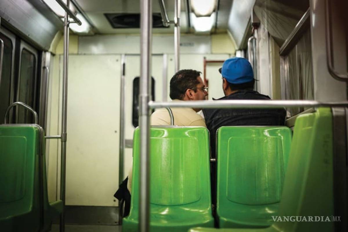 Los secretos del último vagón del metro de la Ciudad de México, la "cajita feliz" de la comunidad gay