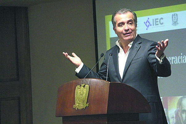 En México no hay democracia efectiva: Ugalde