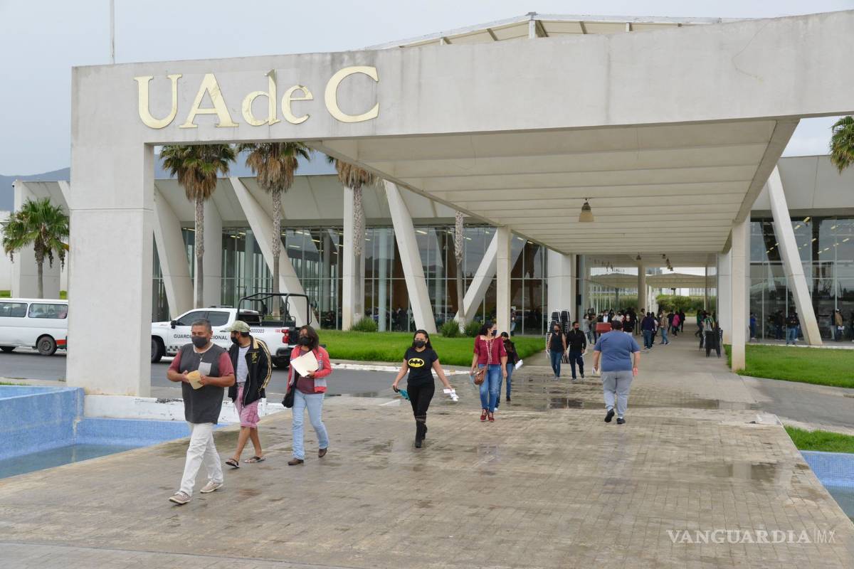 Cierran módulo vehicular de vacunación en la UAdeC por clima; habilitan peatonal