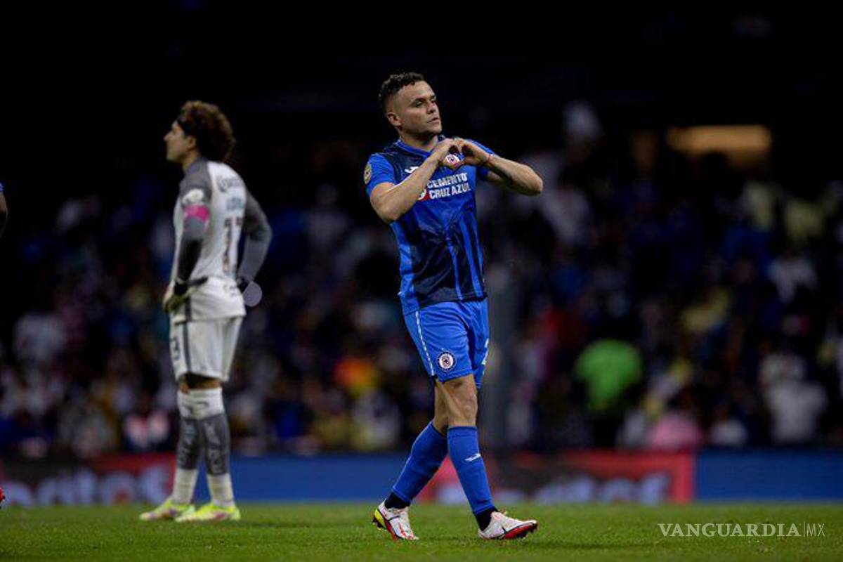 Con penal en tiempo de compensación Cruz Azul vence 2-1 al América