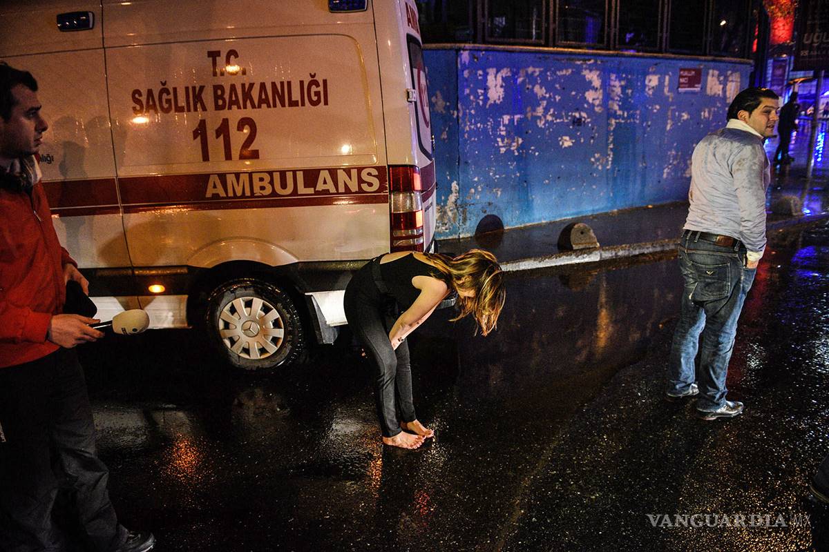 Atacante que mató a 39 personas en una discoteca en Estambul sigue prófugo