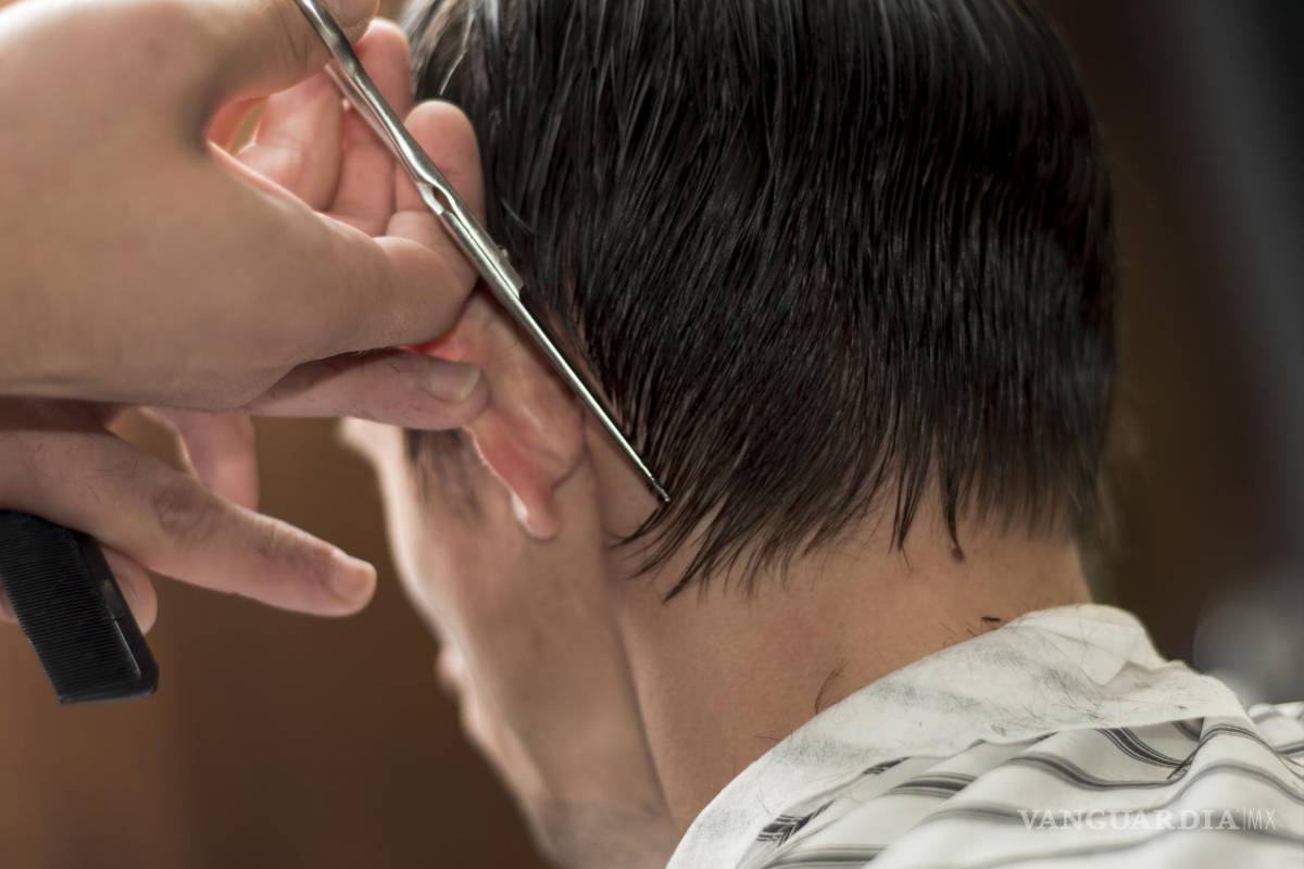 ‘Chumino’, el maestro peluquero de la Villa de Santiago, y el jabón de palomita