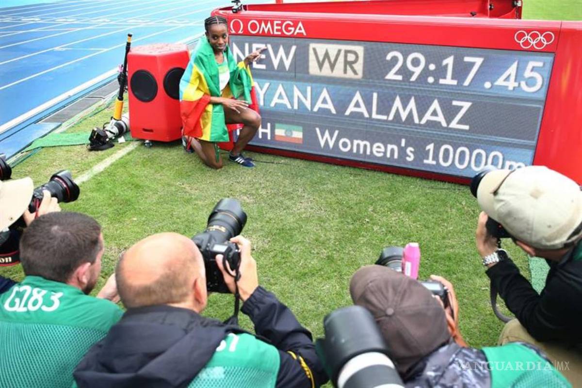Almaz Ayana, primer oro en atletismo y nuevo récord mundial