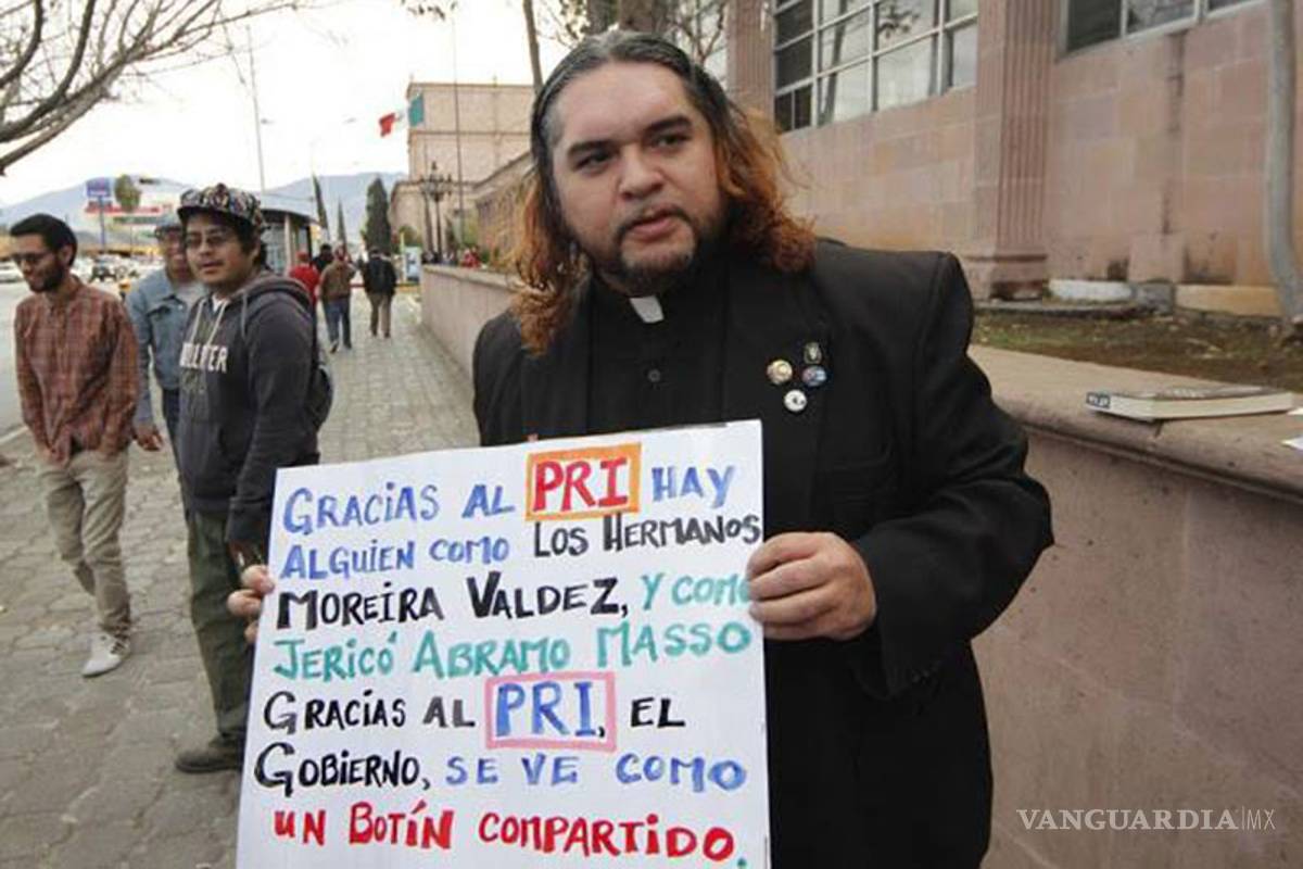 Padre 'Gofo' crítica a la Iglesia; califica el celibato como antihumano