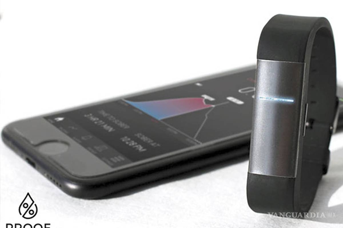 Crean pulsera que mide el alcohol en la sangre