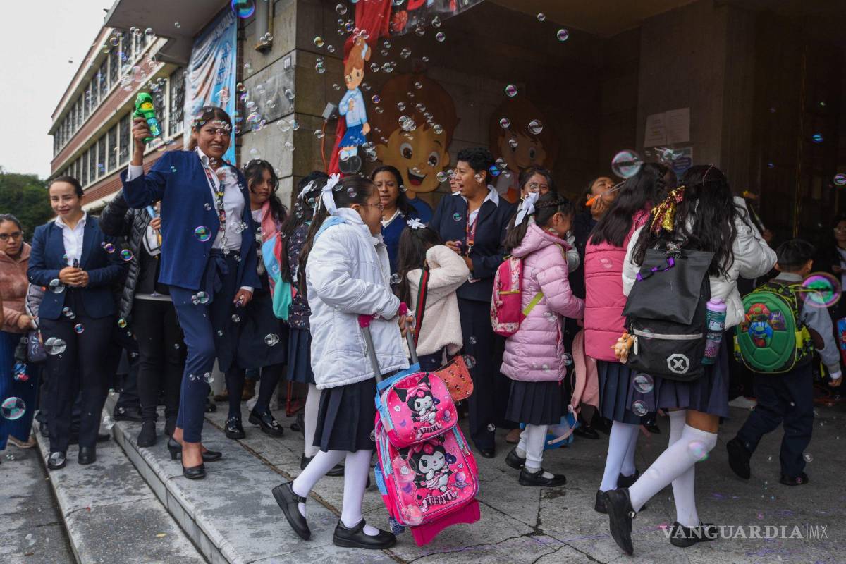Comités de padres, docentes y alumnos deciden el gasto: 25 mil millones para renovar escuelas en 2025