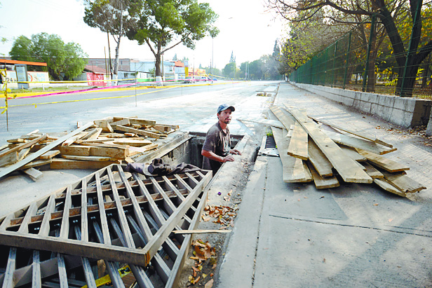 Realizan en vacaciones obras de drenaje pluvial
