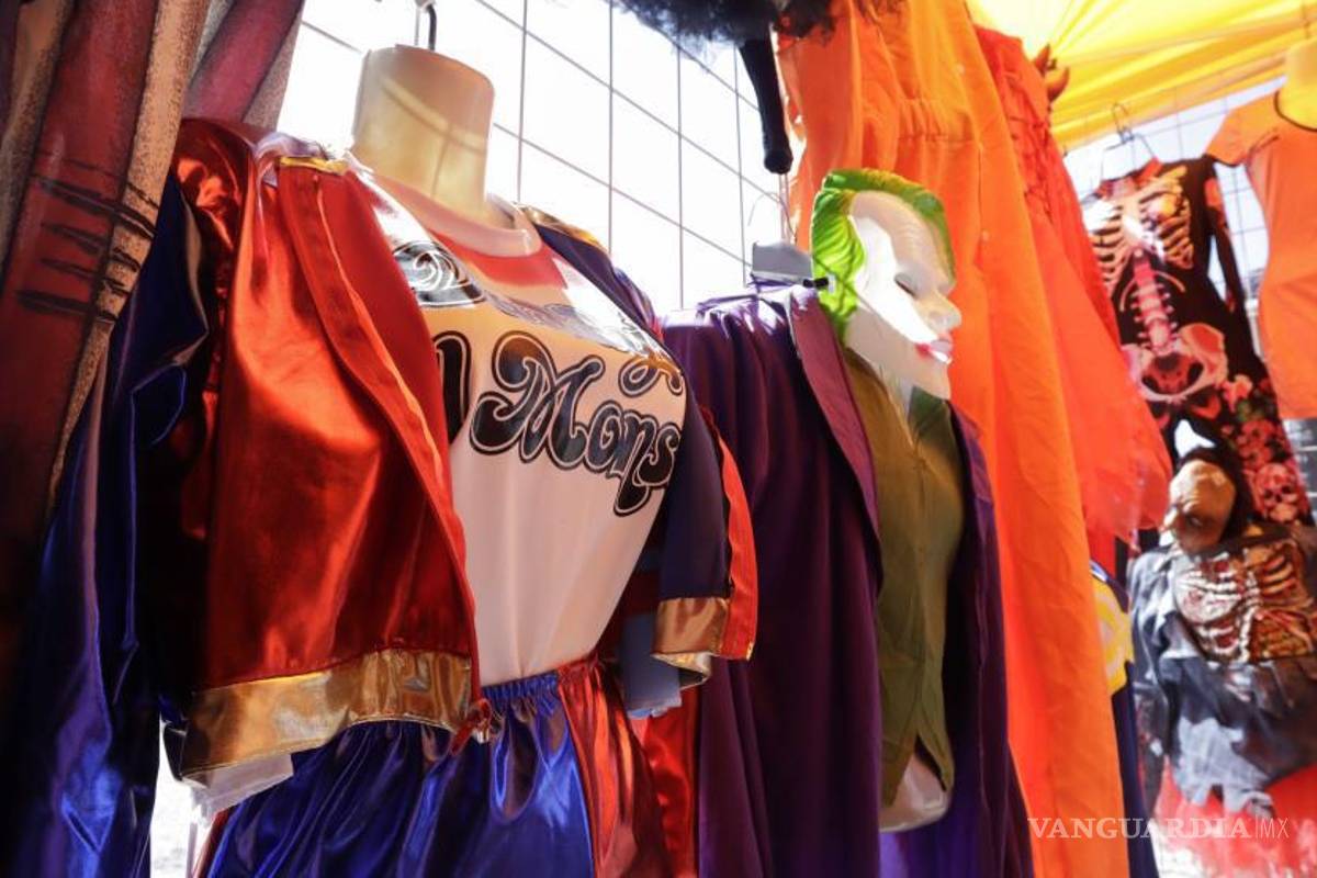 ¿Ya los tienes? La Monja, Merlina y Scream, los disfraces más solicitados para Halloween en Saltillo