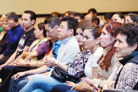 Reciben ‘Motivación para el deporte’ de los profesionales