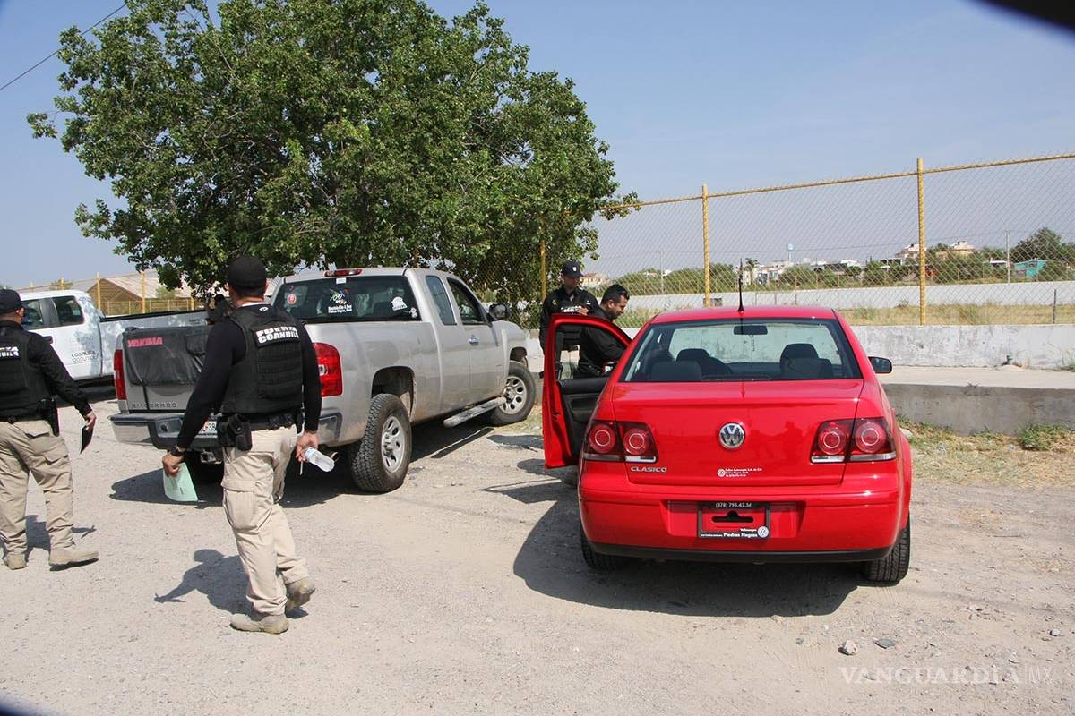 Operativos simultáneos contra autos con placas vencidas en Acuña y Piedras Negras
