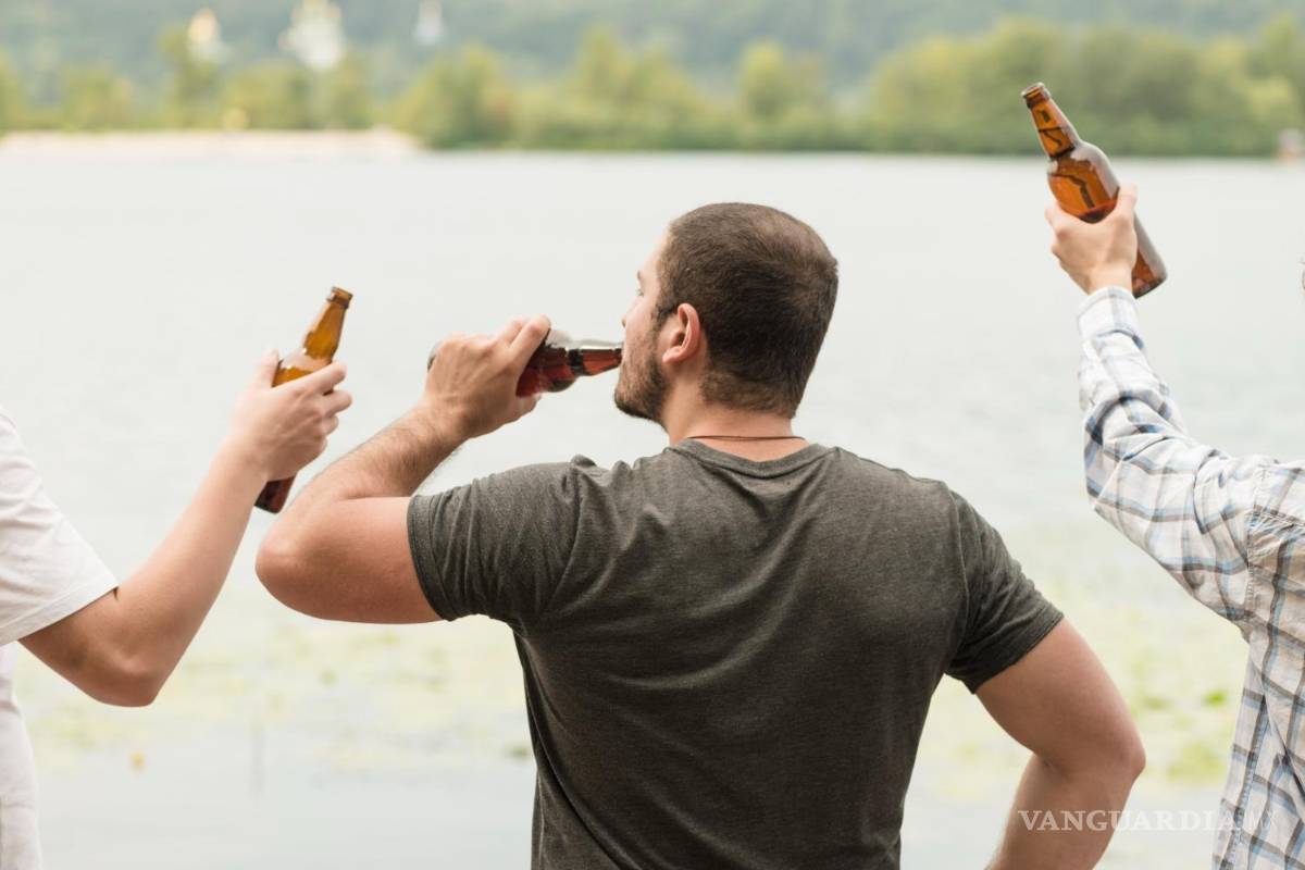 ‘El Divino Chupe’: Un libro de relatos y dichos de borrachos