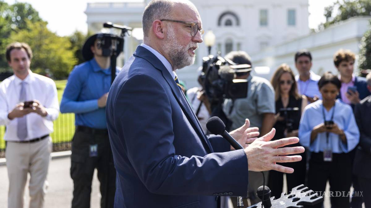 $!El director de la Oficina de Administración y Presupuesto (OMB) Russell Vought (centro), habló sobre el presidente de la Reserva Federal, Jerome Powell.