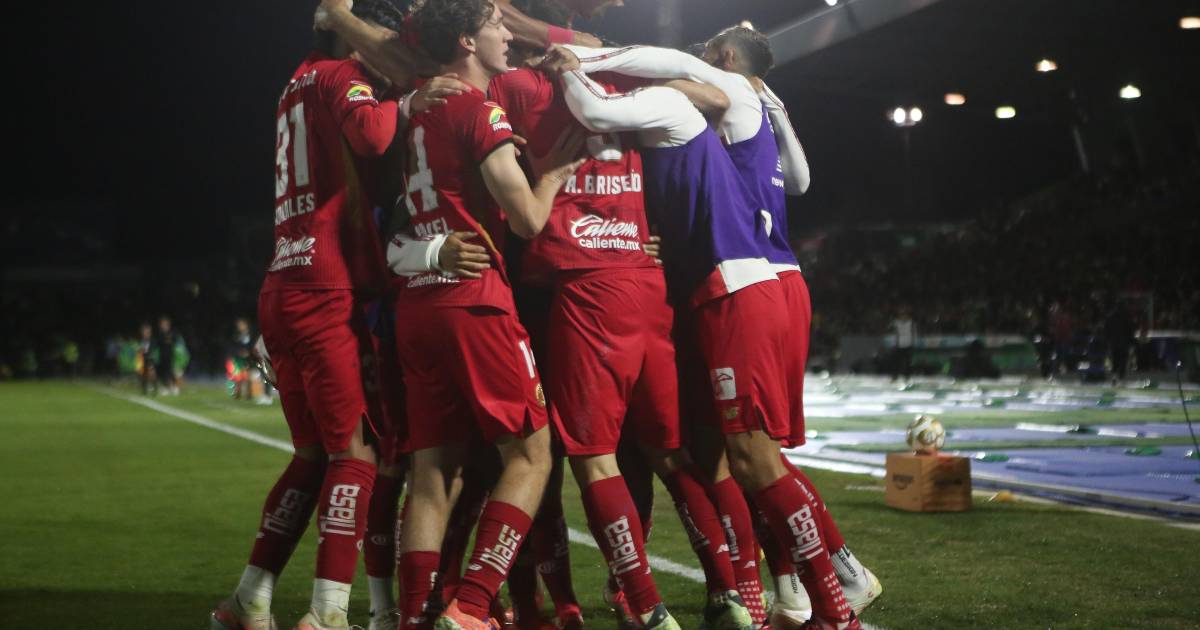 Paulinho firma la remontada y Toluca deja contra las cuerdas a FC Juárez