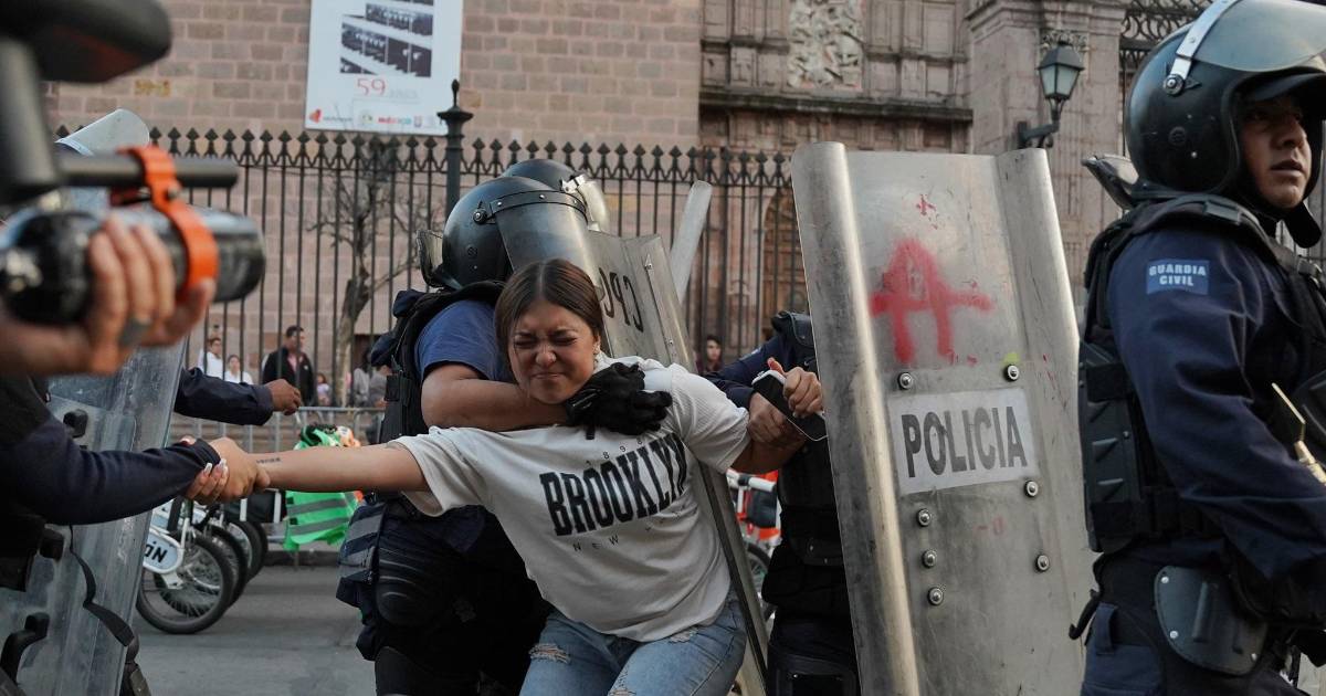 Protesta se torna violenta: toman el Palacio de Gobierno en Morelia tras crimen del edil