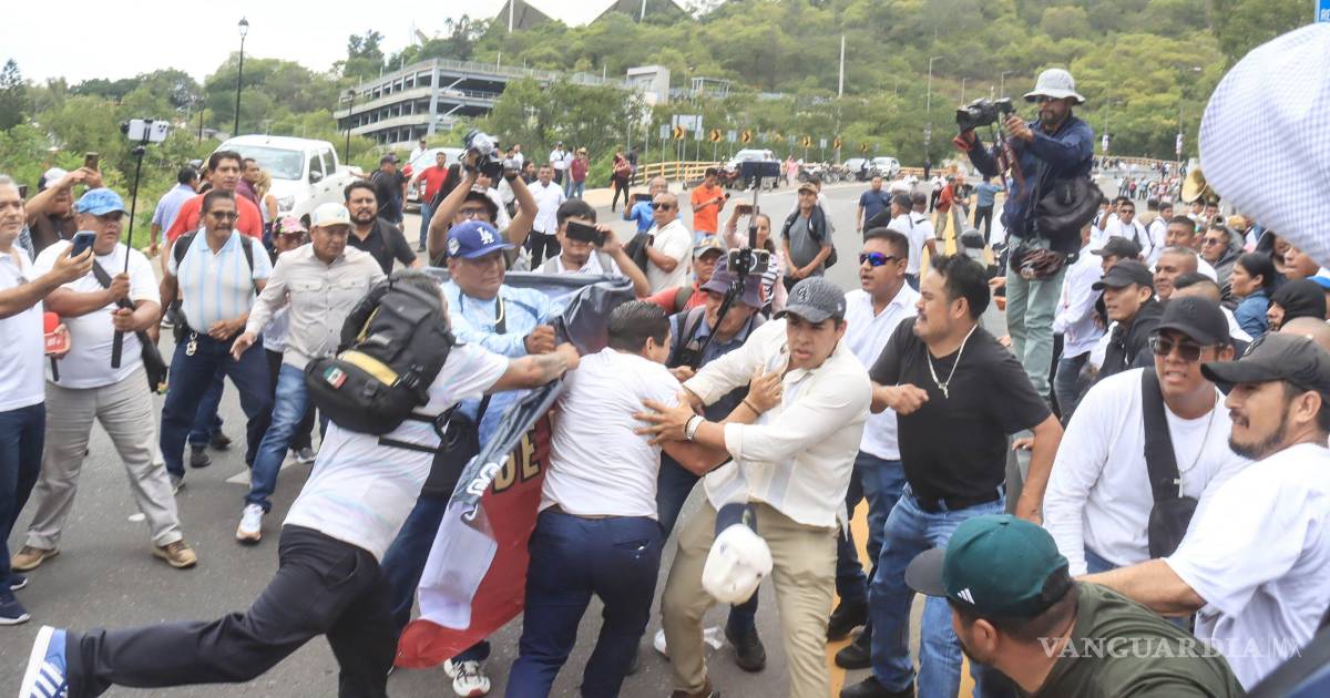 Gobierno de Oaxaca se deslinda de ‘grupo de choque’ que enfrentó al SNTE durante visita de Sheinbaum