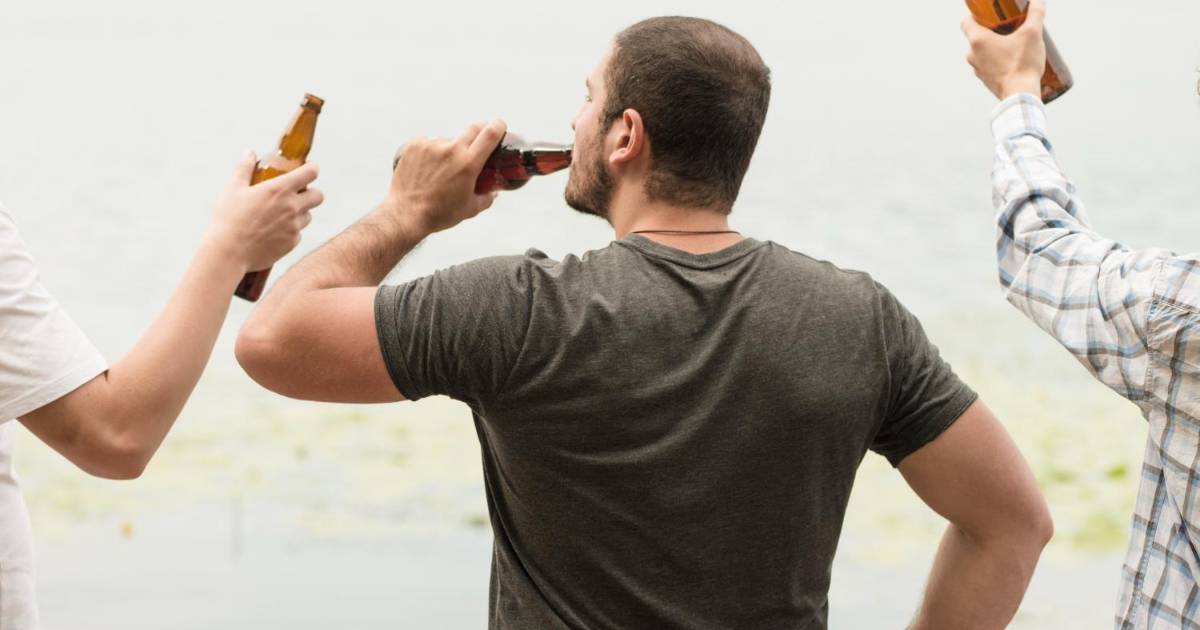 ‘El Divino Chupe’: Un libro de relatos y dichos de borrachos