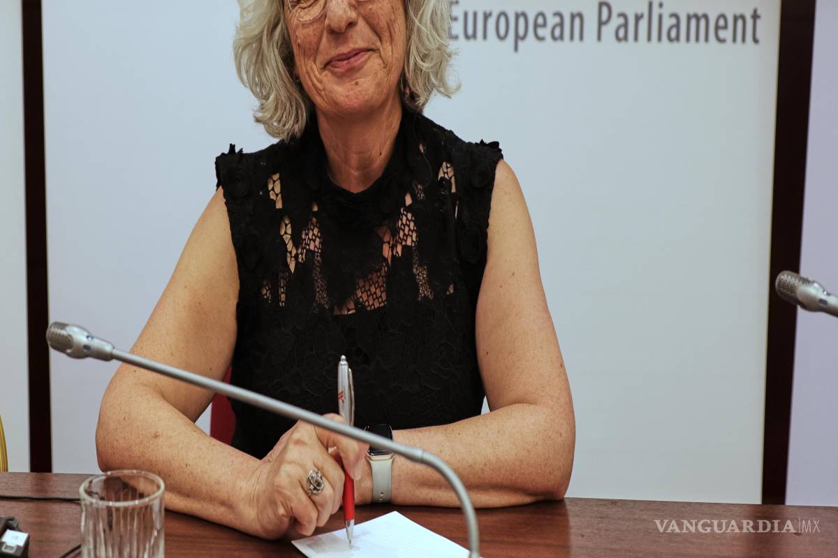 $!Farah Karimi, coordinadora especial y jefa de la misión de observación a corto plazo de la OSCE, en una rueda de prensa de la misión de observación tras las elecciones parlamentarias, en Armenia