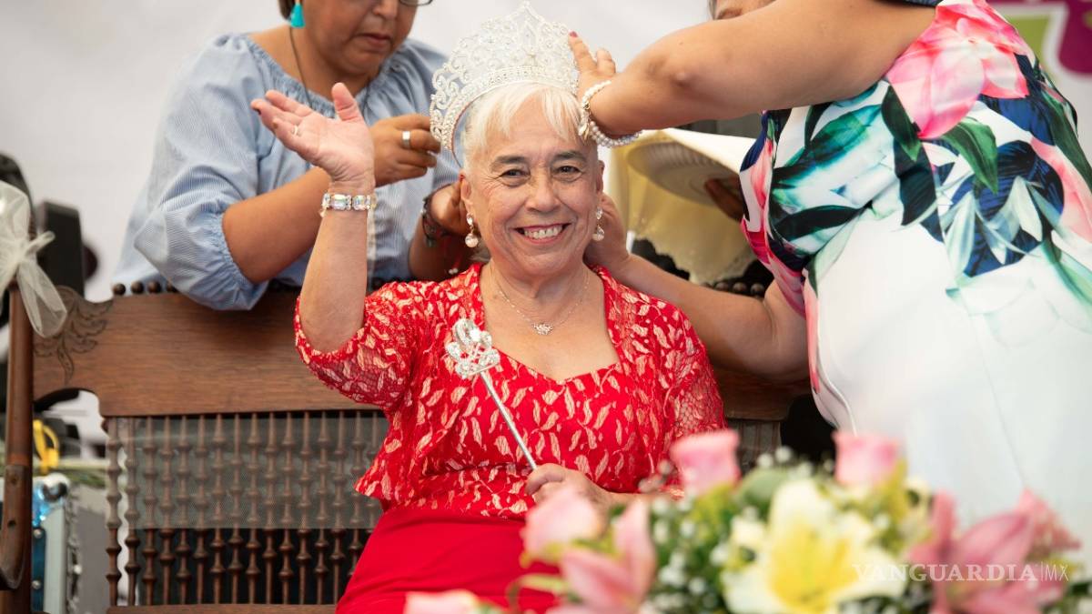 Coronan en Ramos a Reina del Adulto Mayor