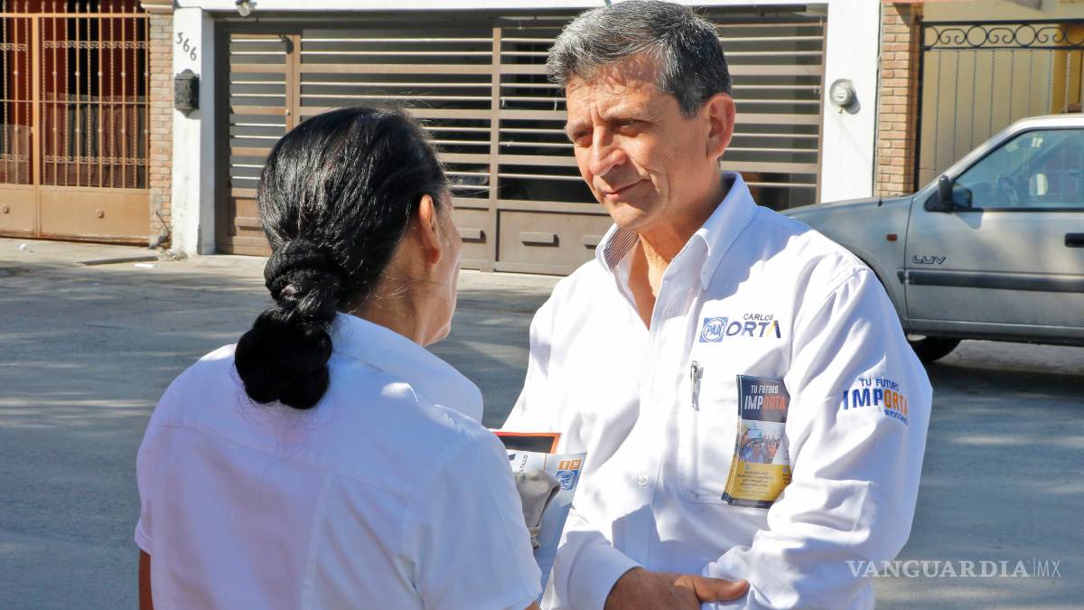 Critica candidato panista a Alcalde de Saltillo que divide su tiempo en campañas